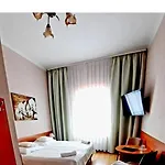 Bursztyn Ξενοδοχείο *