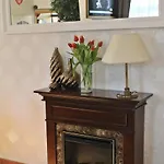 Bursztyn Hotel *