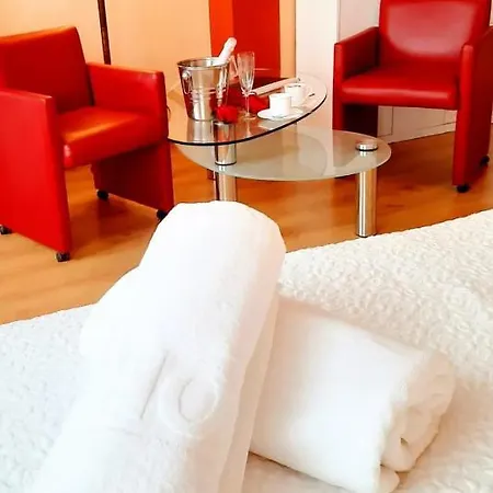 Bursztyn Hotel *